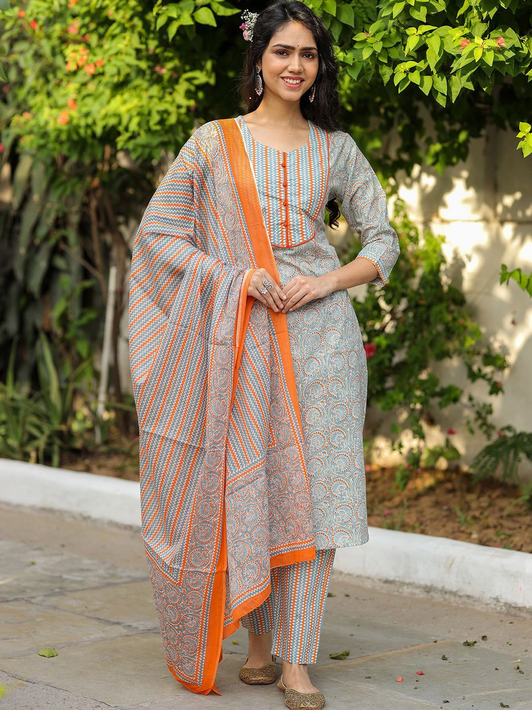 

KEOSA Women Floral Printed Regular Pure Cotton Kurta with Trousers & With Dupatta, Orange