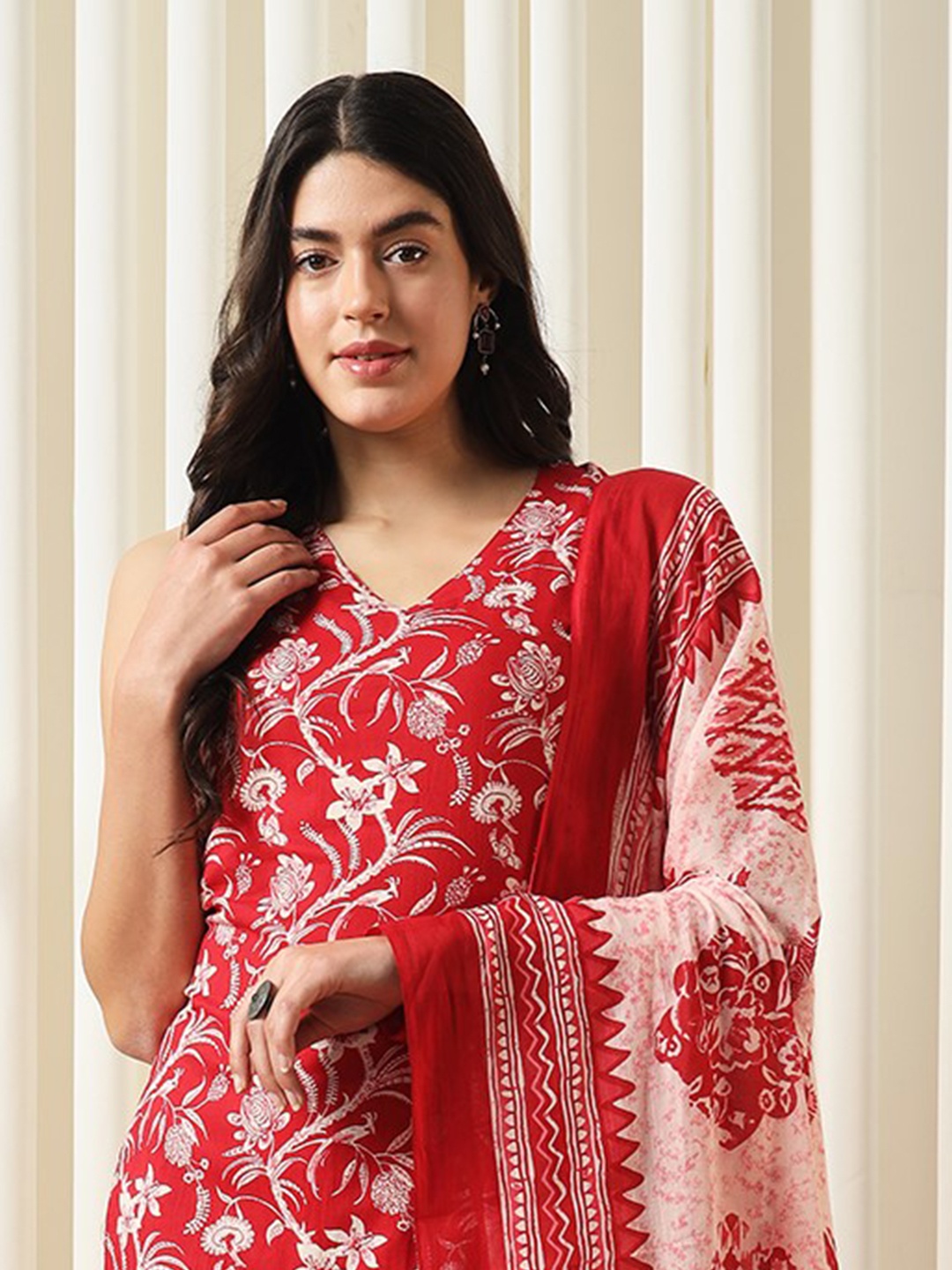 

KEOSA Women Floral Printed Regular Pure Cotton Kurta with Trousers & With Dupatta, Red