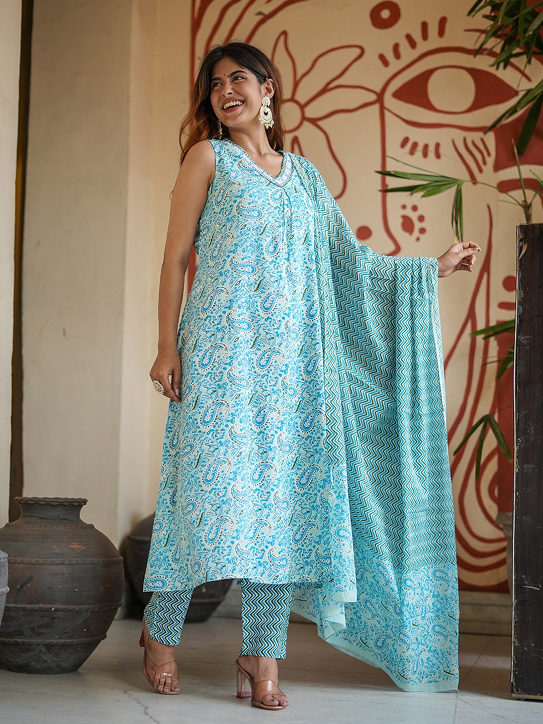 

KEOSA Women Paisley Printed Regular Kurta with Trousers & With Dupatta, Blue