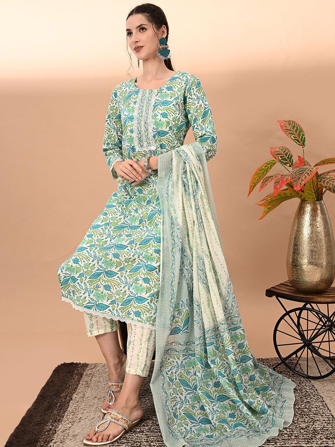 

KEOSA Women Floral Printed Regular Pure Cotton Kurta with Trousers & With Dupatta, Green