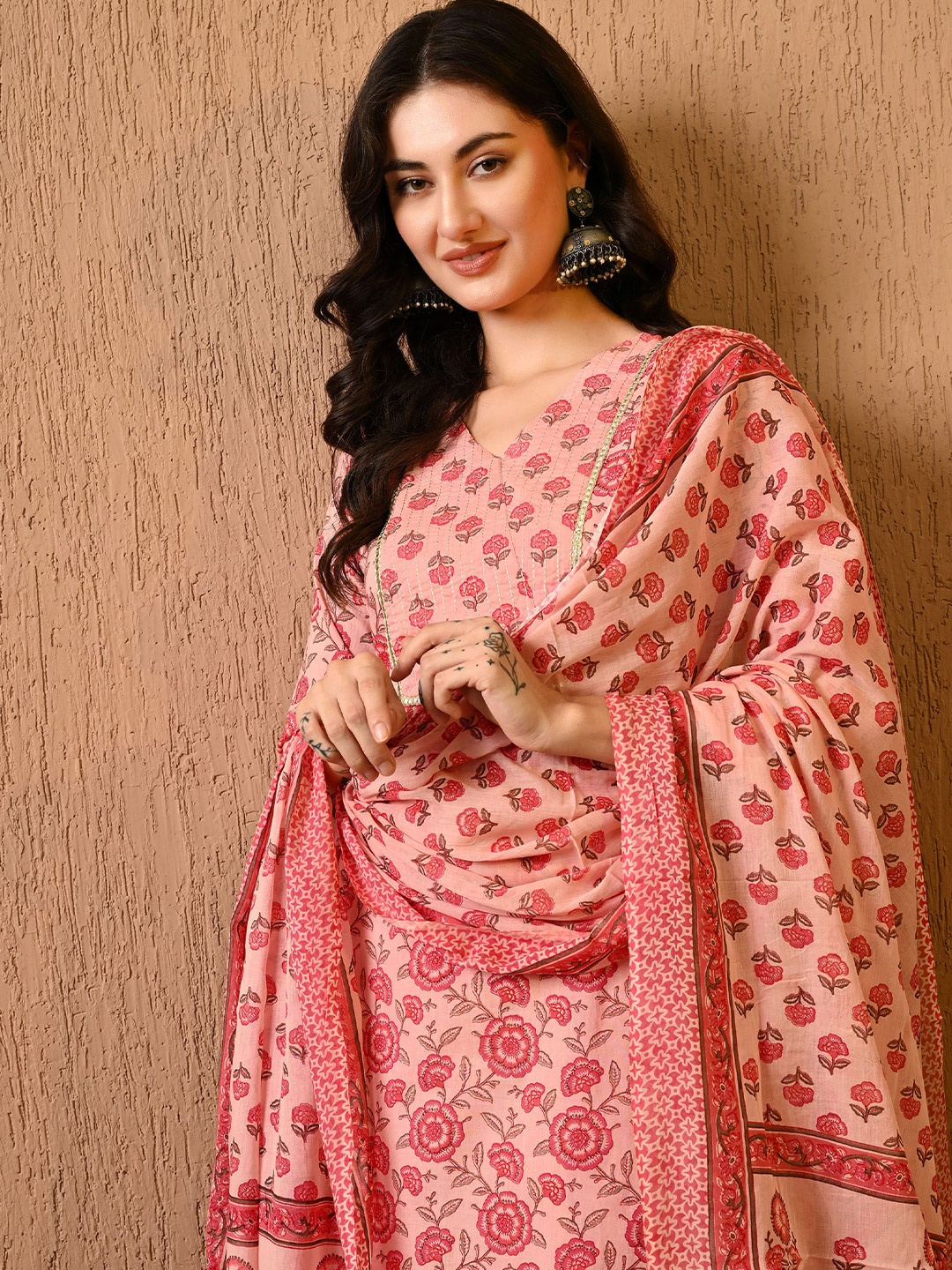 KEOSA Women Floral Printed Thread Work Pure Cotton Kurta with Trousers & With Dupatta, Peach