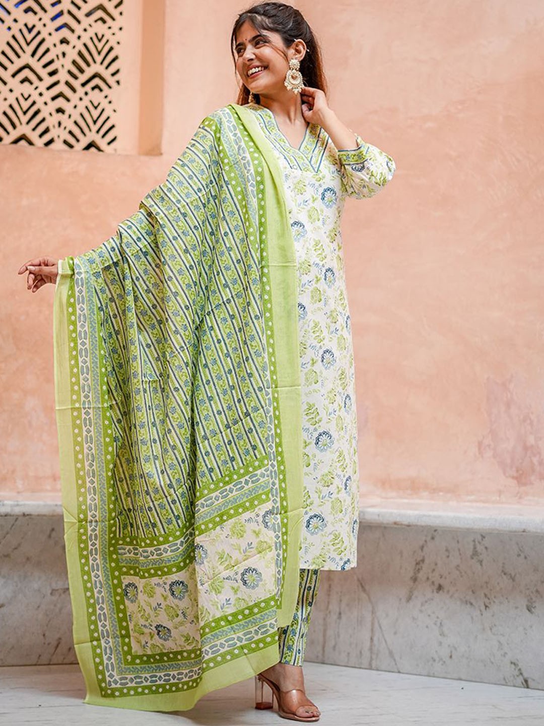 

KEOSA Women Floral Printed Regular Pure Cotton Kurta with Trousers & With Dupatta, Green