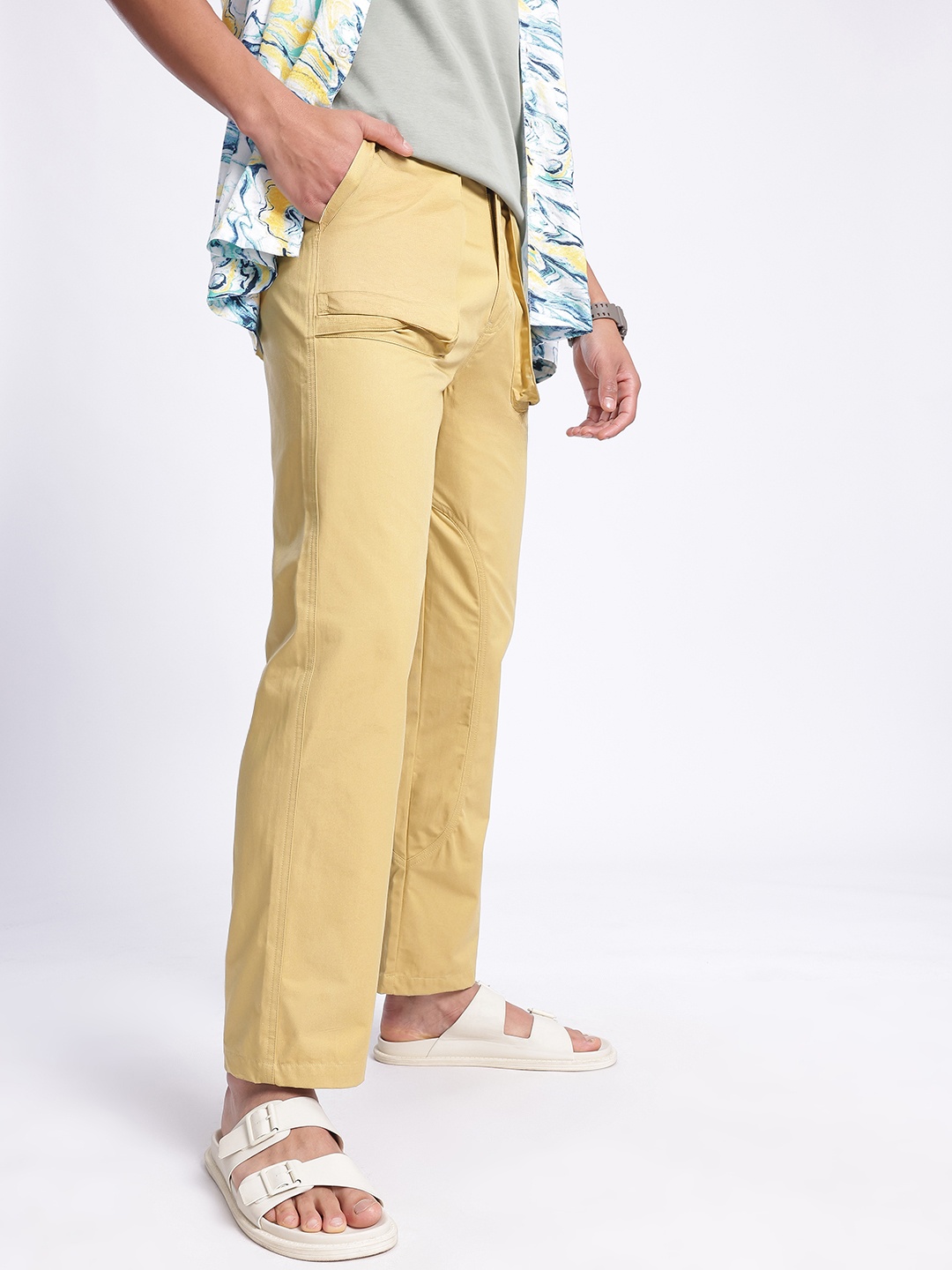 

glitchez Men Pocket Power Dual Adjuster Relaxed Trousers, Khaki