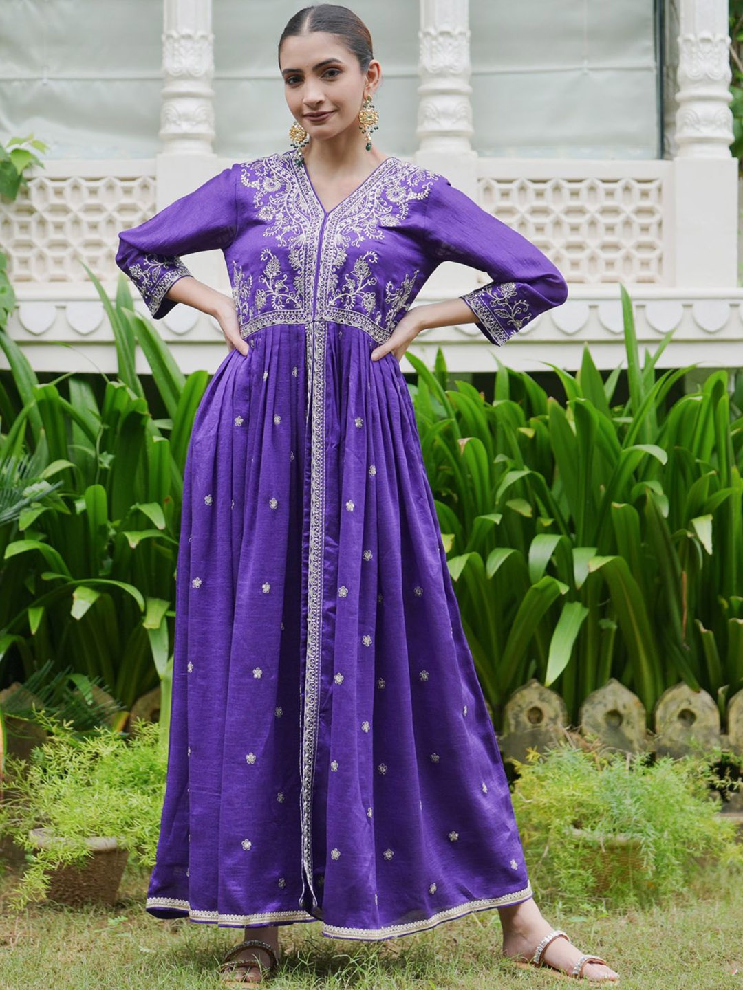 

Indo Era Women Ethnic Motifs Embroidered Empire Kurta with Trousers, Purple
