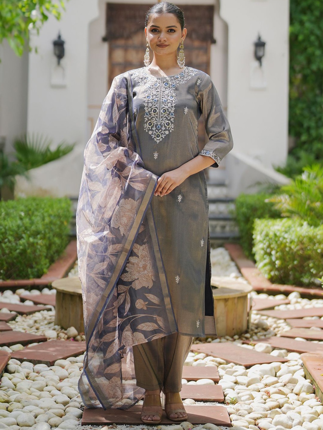 

Indo Era Women Floral Embroidered Regular Liva Kurta with Trousers & With Dupatta, Grey