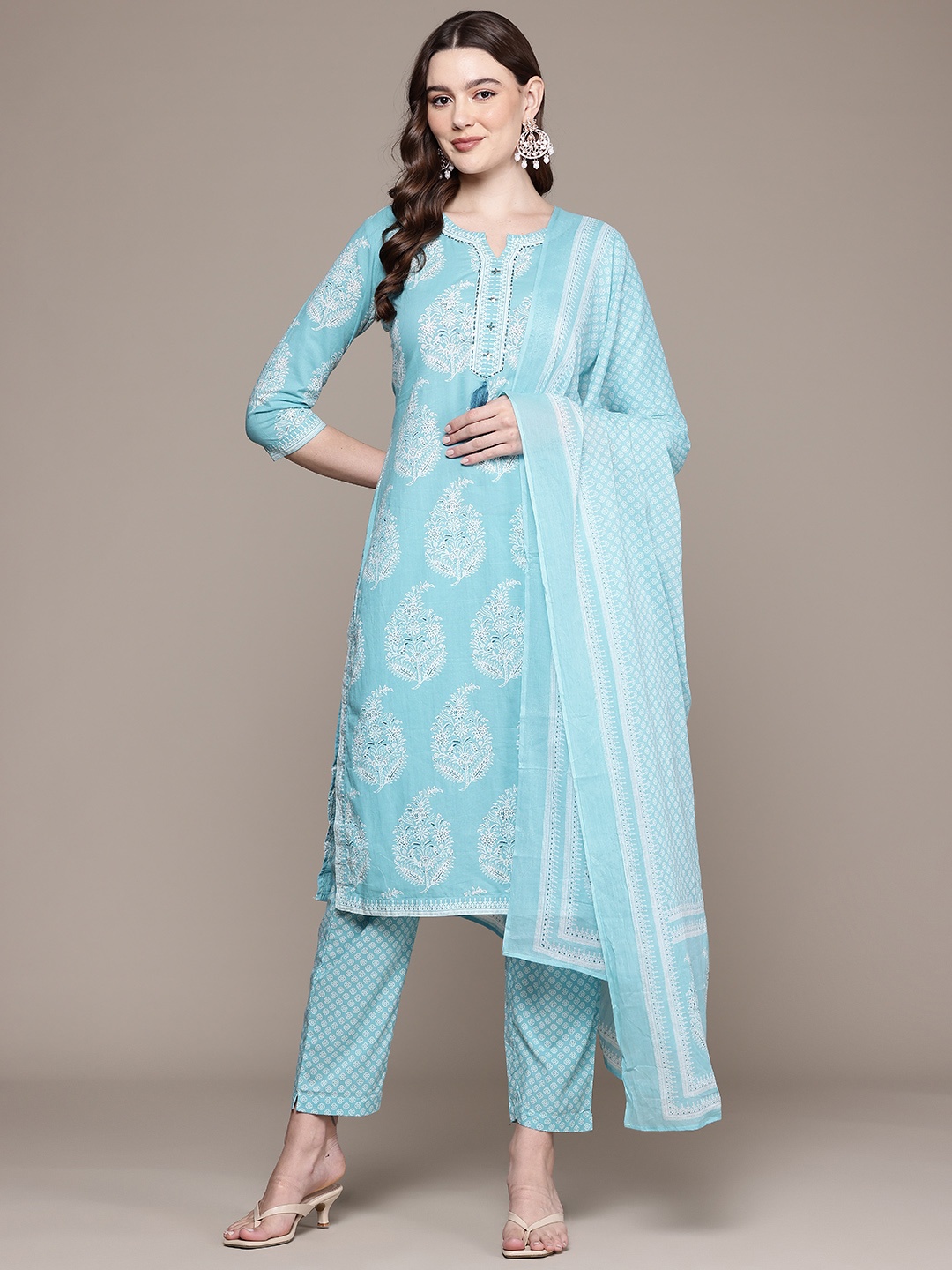 

Readiprint Fashions Floral Printed Thread Work Pure Cotton Kurta with Trousers & Dupatta, Blue