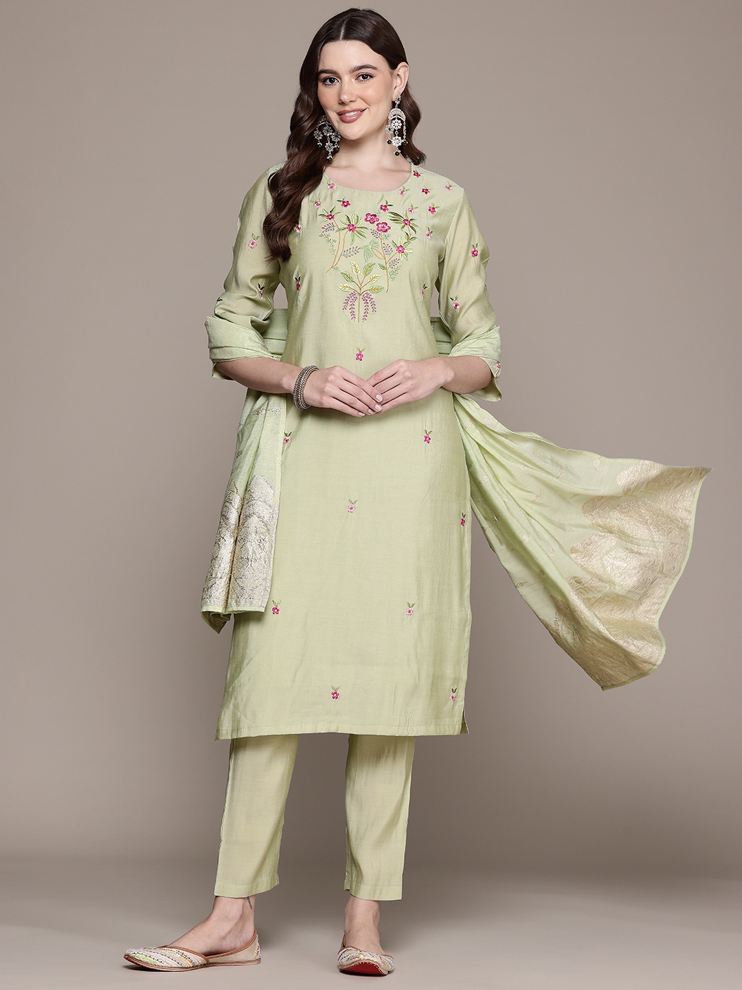 

Readiprint Floral Embroidered Thread Work Kurta Set, Green