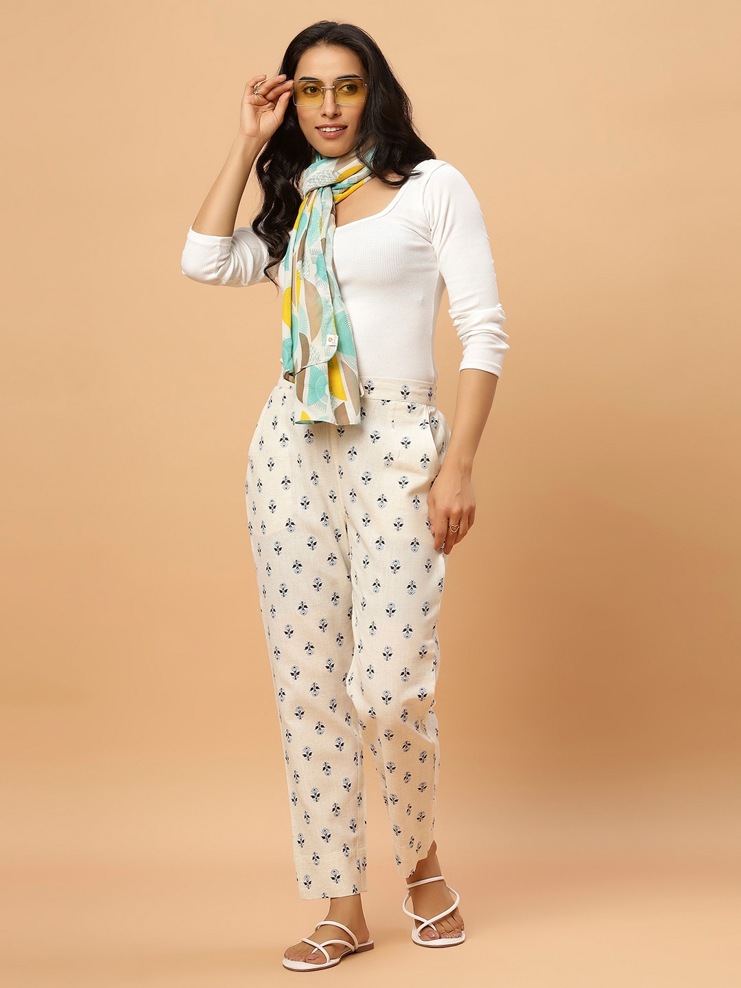 

Bottoms.love Women Blue Floral Print Relaxed Fit Beige Trousers, White