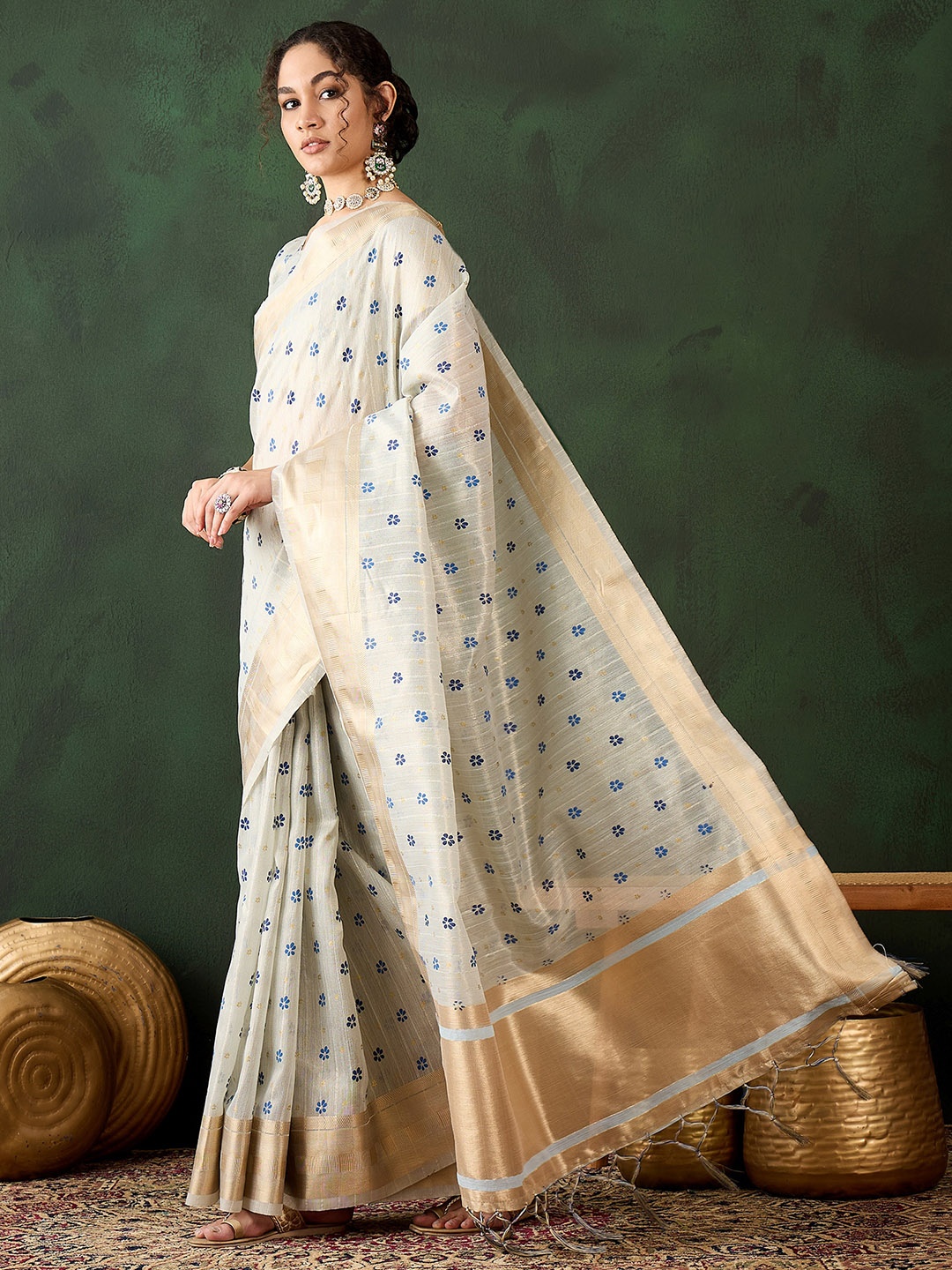 

DIVASTRI Woven Design Kanjeevaram Saree, Beige
