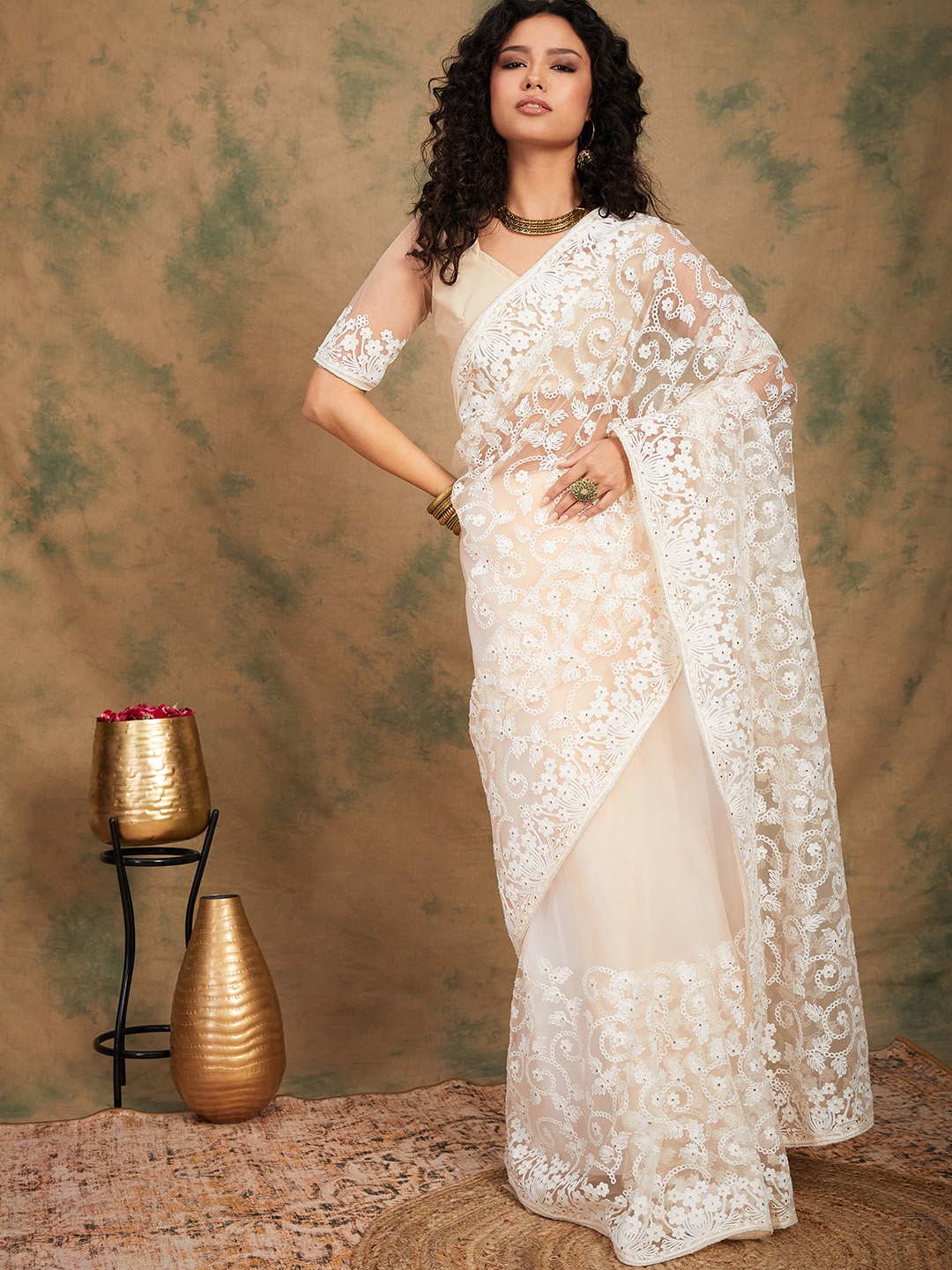 

DIVASTRI Embellished Embroidered Net Designer Saree, Peach