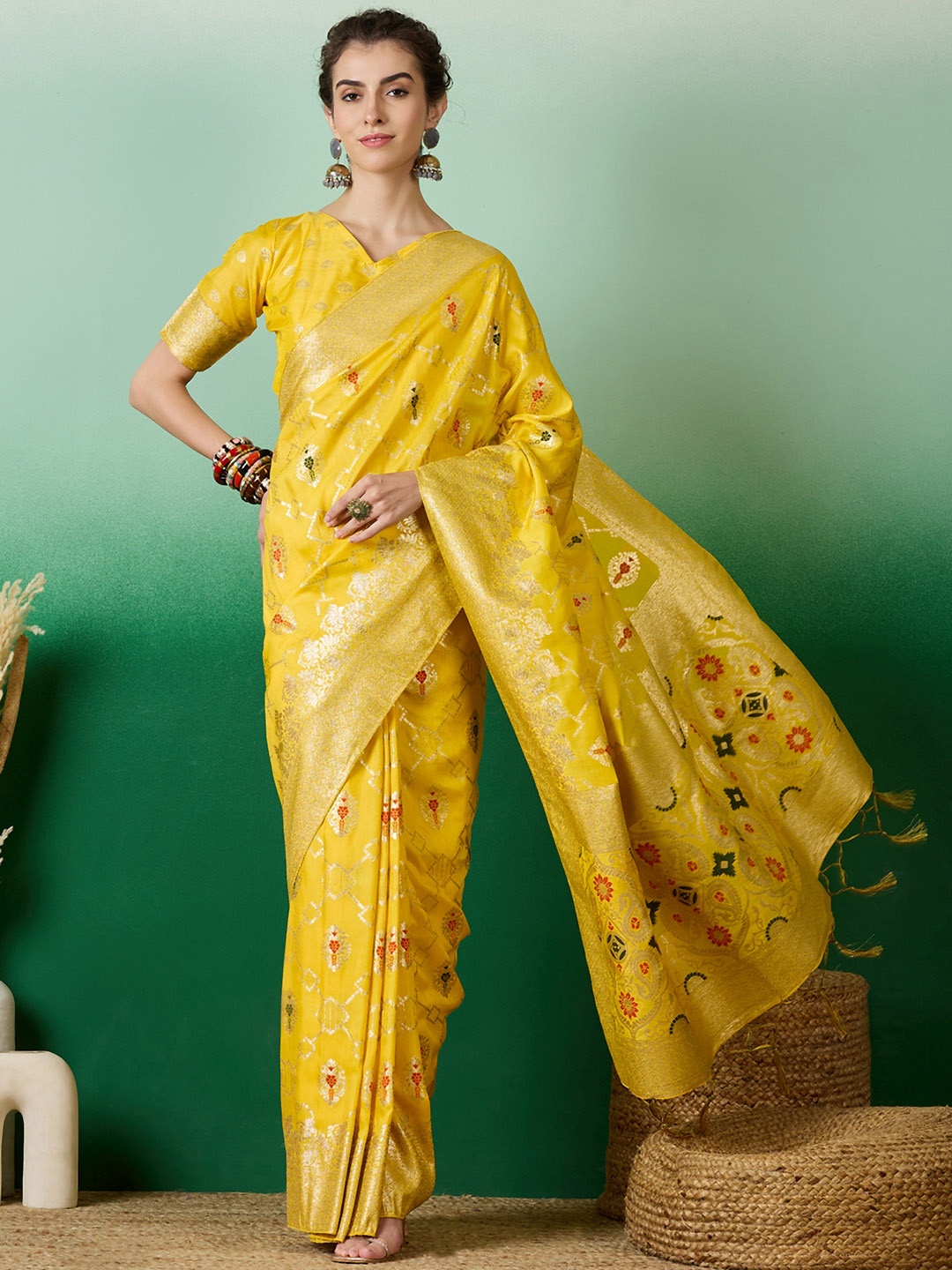 

DIVASTRI Woven Design Zari Designer Kanjeevaram Saree, Yellow