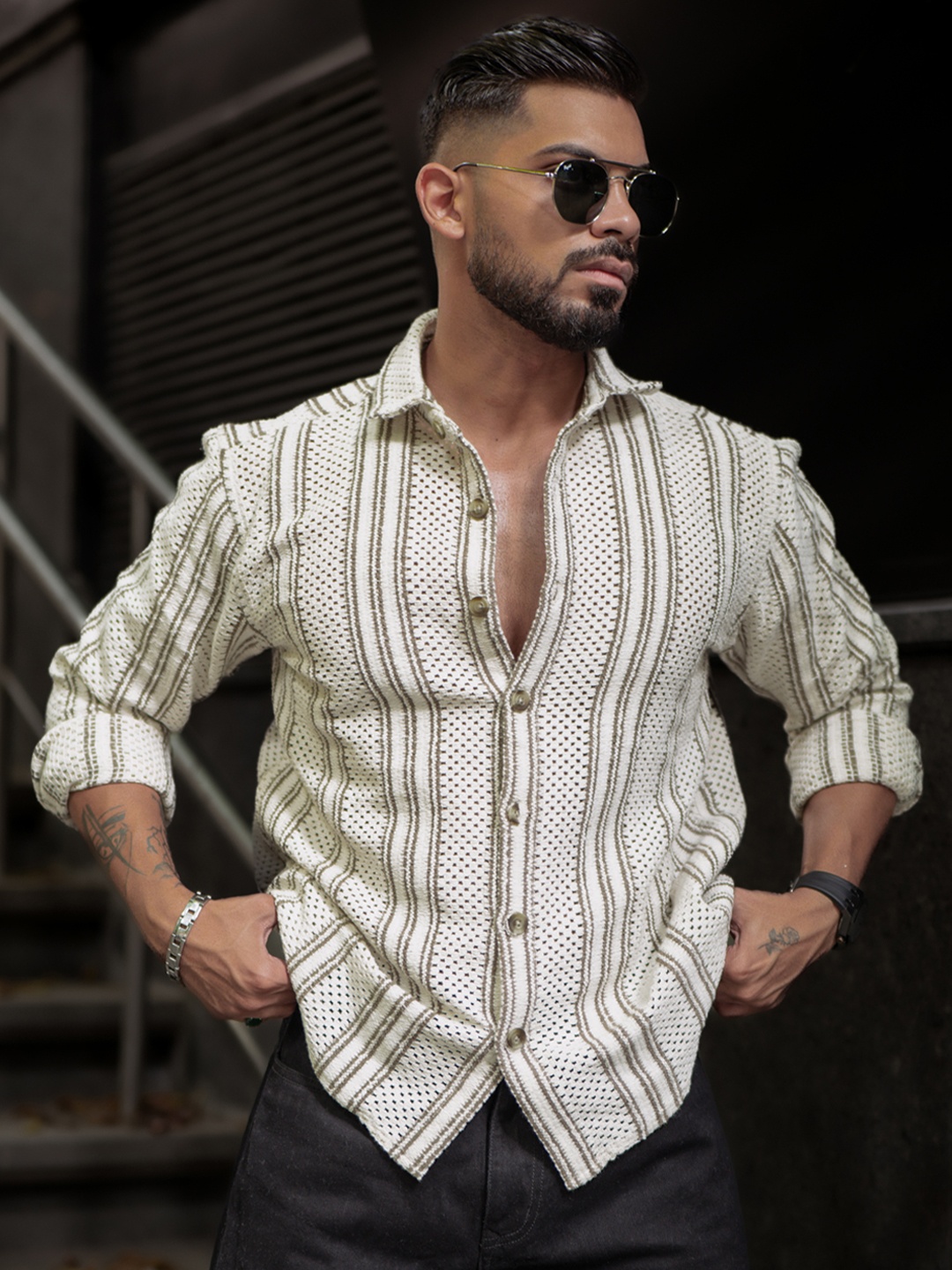 

Powerlook Men Spread Collar Vertical Striped Casual Shirt, Off white