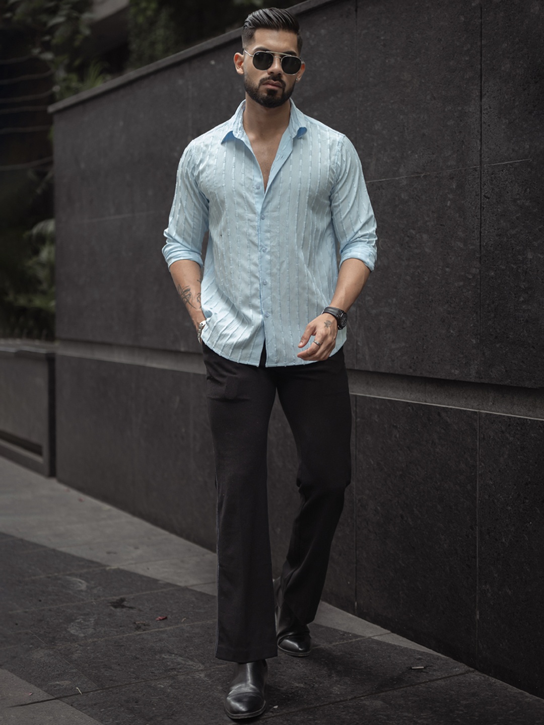 

Powerlook Men Spread Collar Vertical Striped Casual Shirt, Blue