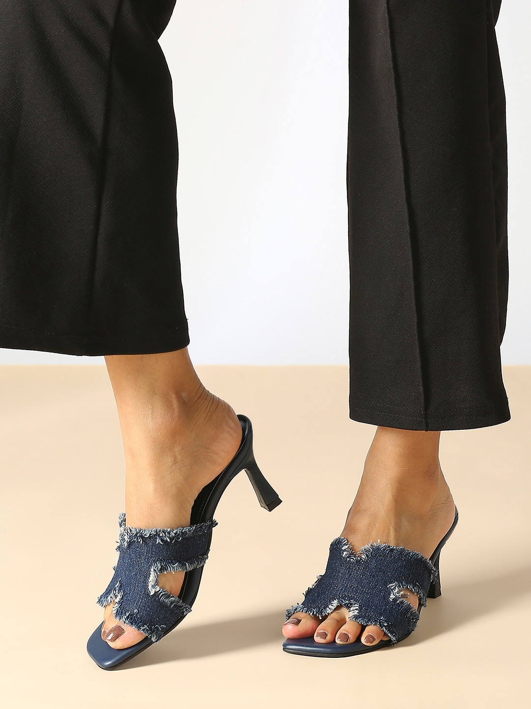 

Inc 5 Women Open Toe Kitten Heel Sandals, Navy blue