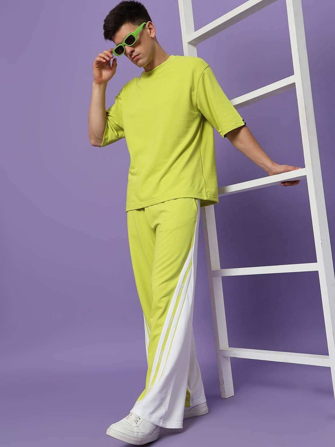 

PockMAN Men Color-Block Pure Cotton Tshirt With Trousers Co-Ords, Lime green