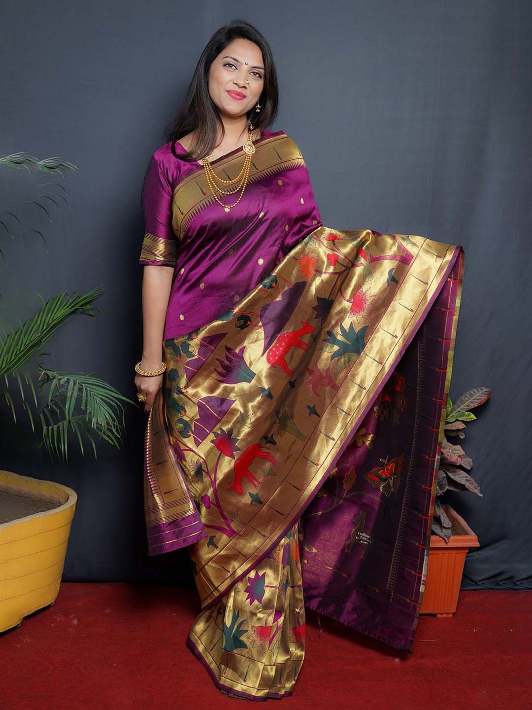 

Royal Rajgharana Saree Woven Design Zari Pure Silk Heavy Work Paithani Sarees, Magenta