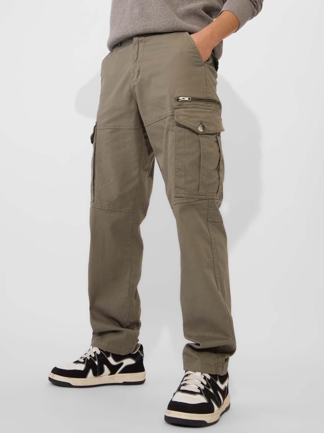 

The Souled Store Men Straight Fit Cargos Trouser, Olive