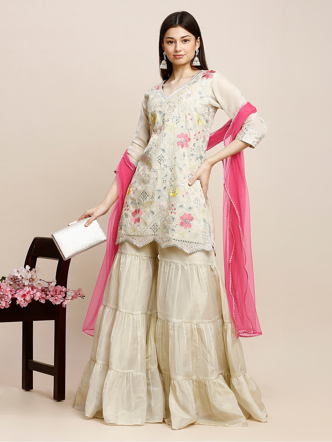 

MADHURAM Women Floral Embroidered Regular Kurti & Sharara With Dupatta, White