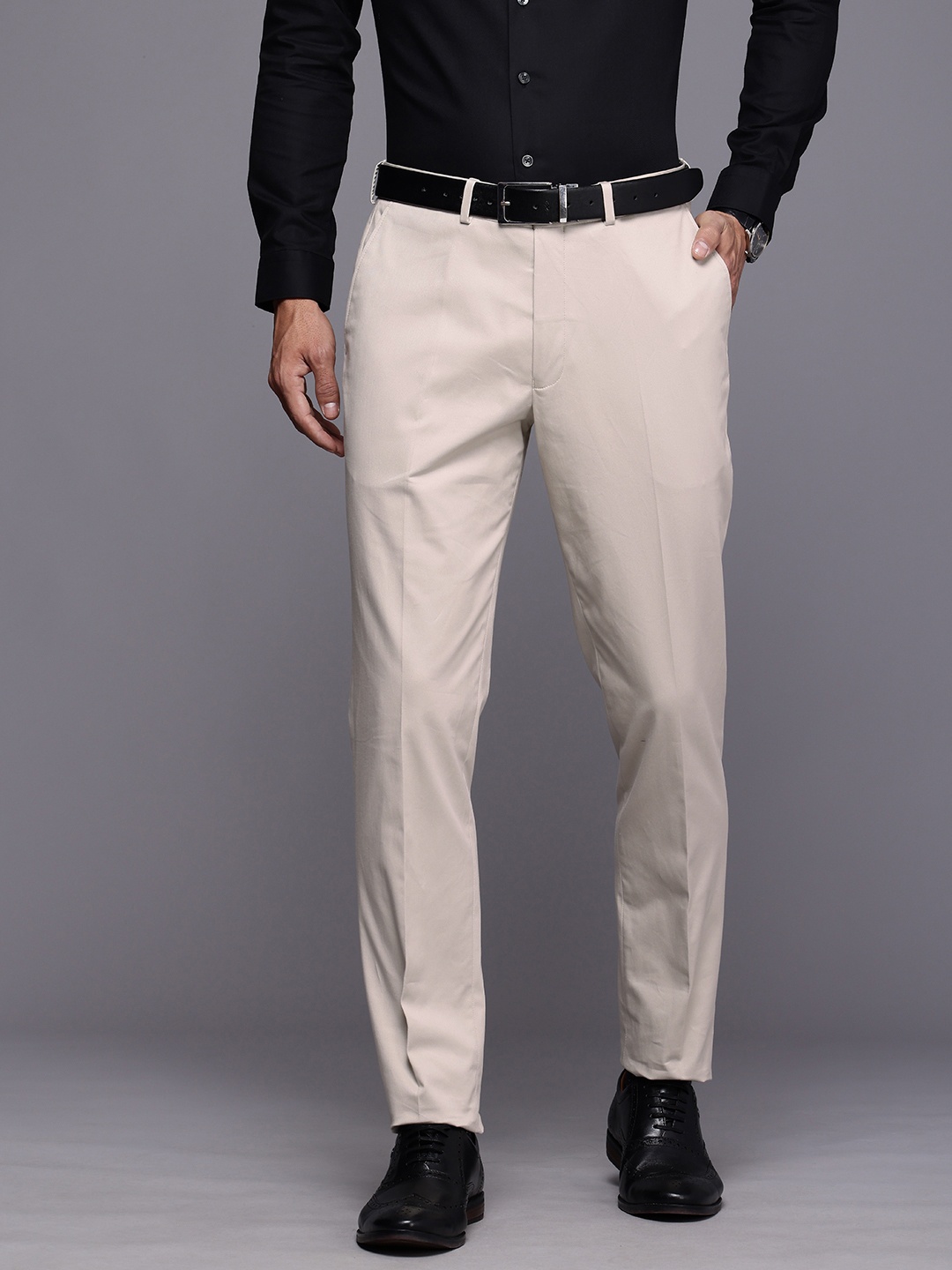 

Theme Men Smart Slim Fit Trousers, Beige