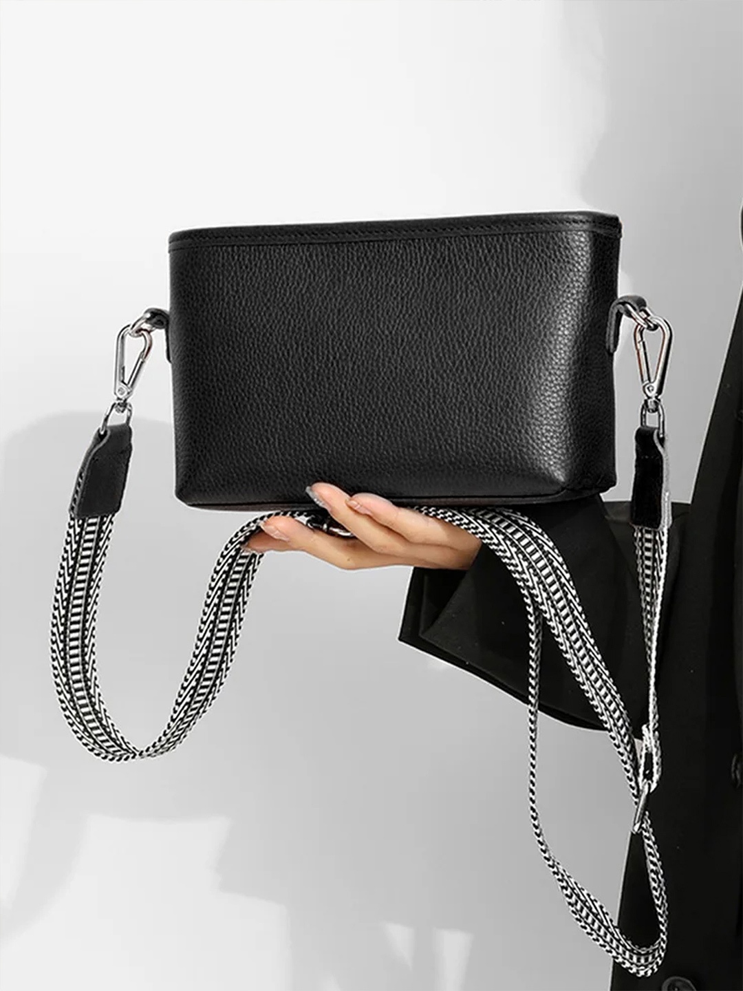 

INKMILAN Women PU Sling Bag, Black