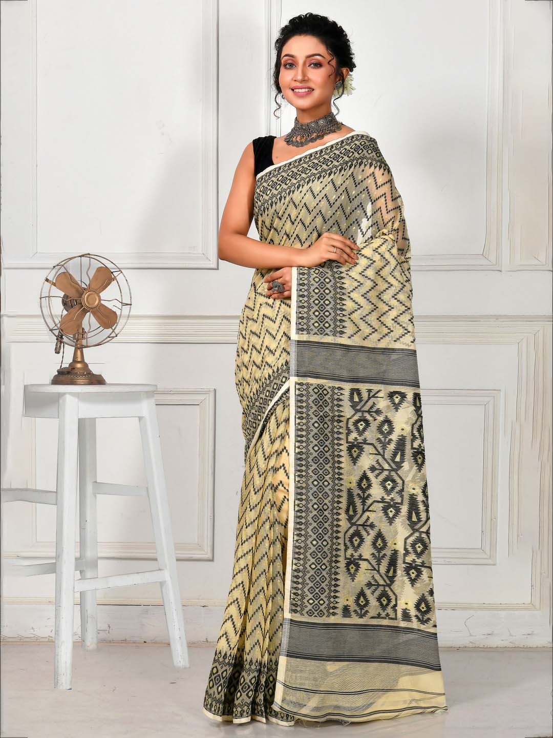 

Crochetin Woven Design Jamdani Saree, Beige