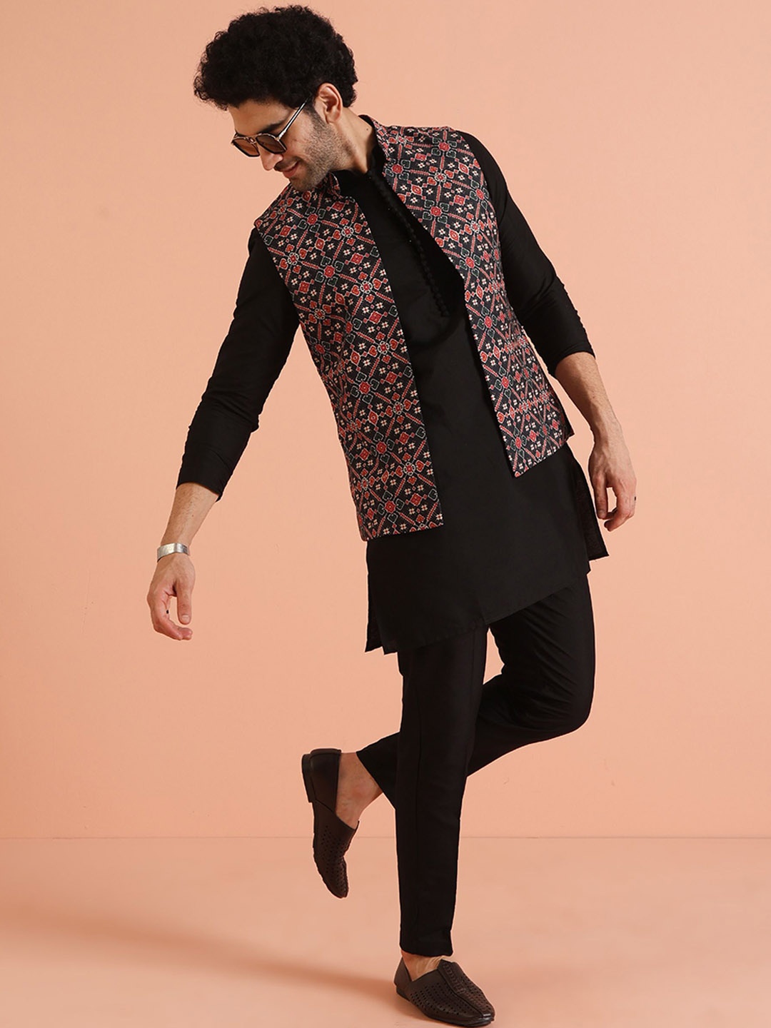 

KISAH Straight Kurta & Trouser with Printed Nehru Jacket, Black