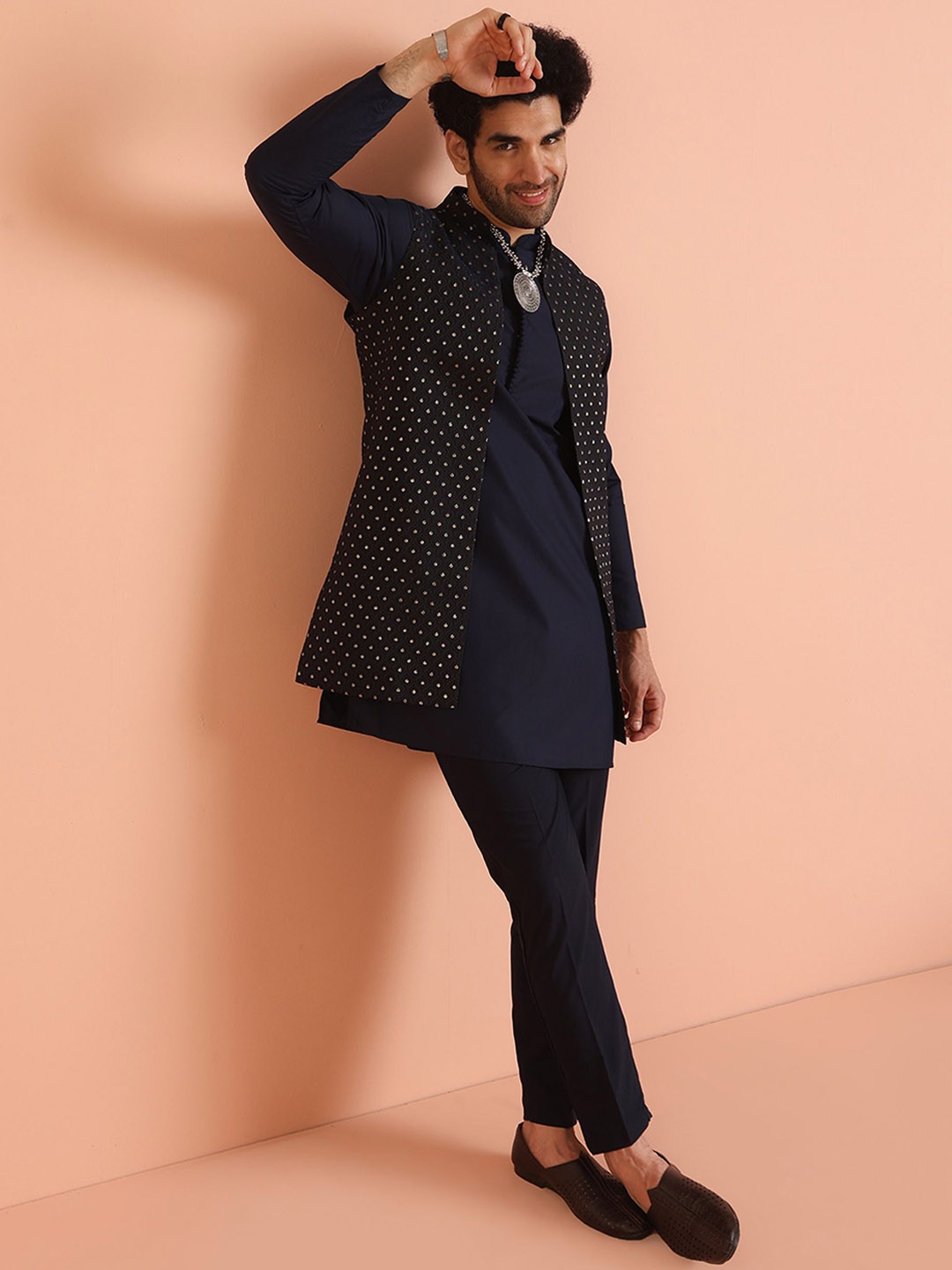 

KISAH Mandarin Collar Straight Kurta & Trouser with Nehru Jacket Set, Navy blue