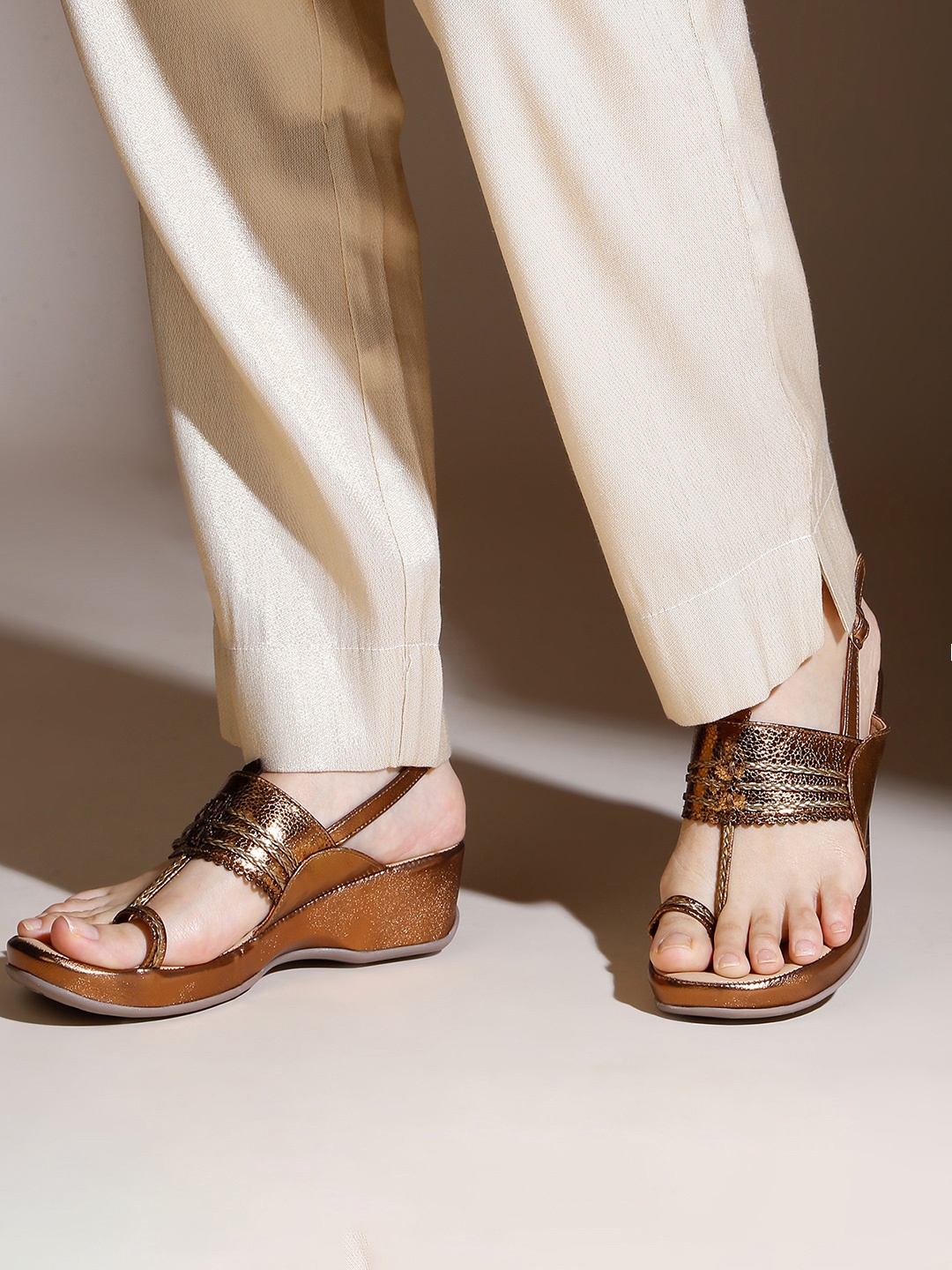 

Inc 5 Women Solid Block Sandals, Gold