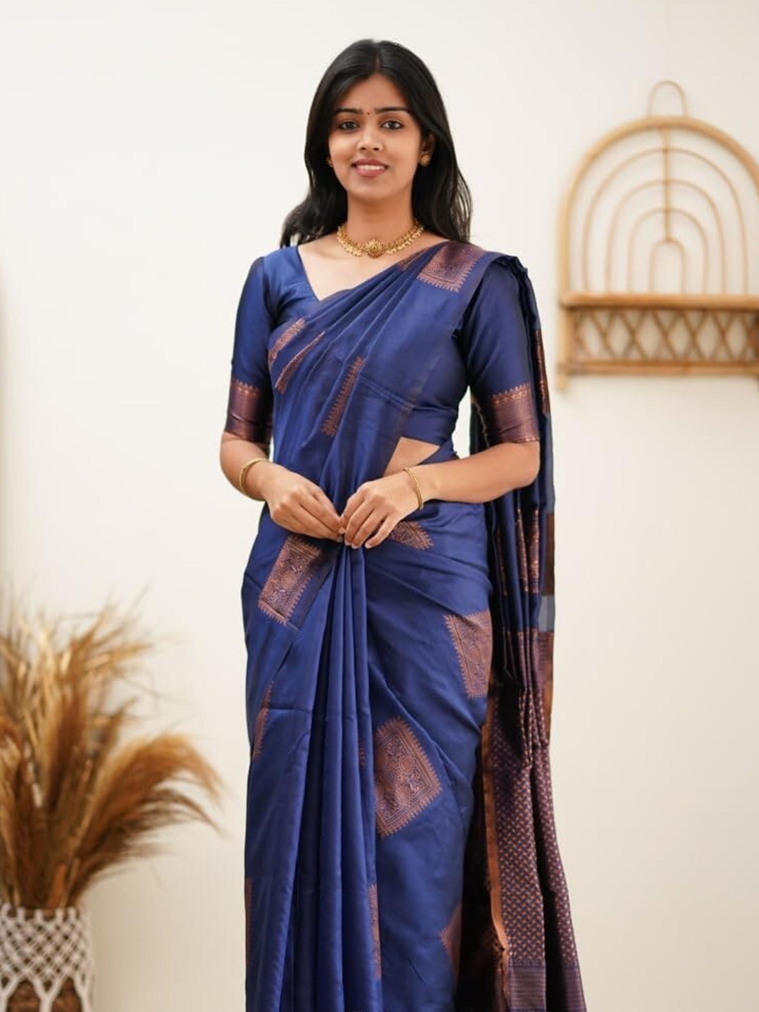 

QENY Woven Design Zari Banarasi Saree, Blue