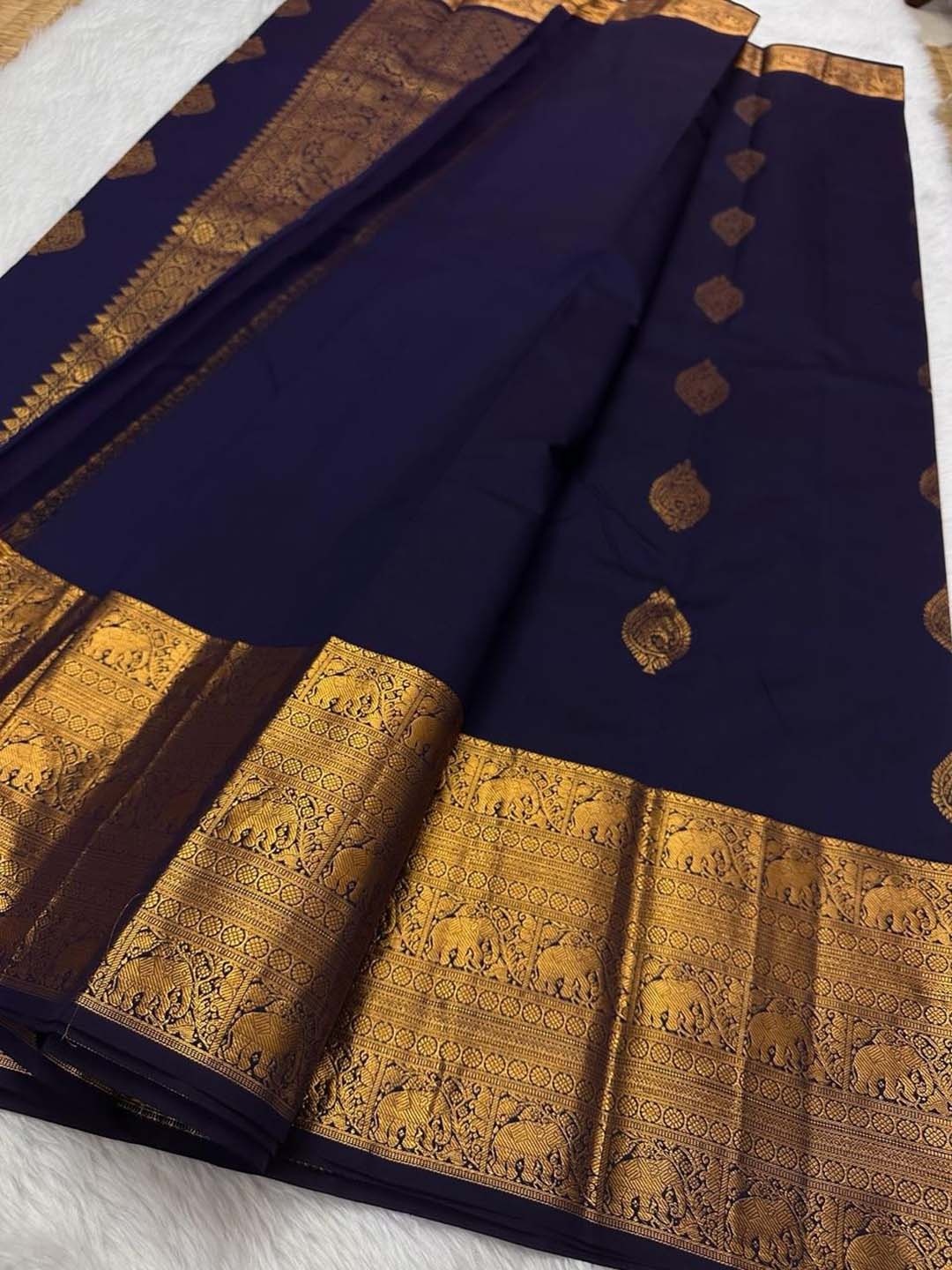 

QENY Ethnic Motifs Woven Design Zari Banarasi Saree, Navy blue