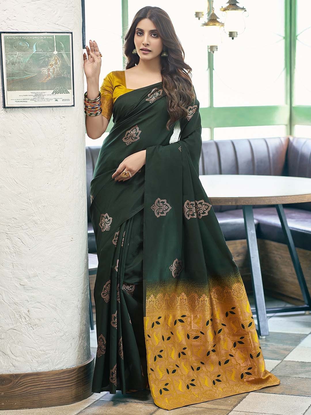 

QENY Woven Design Zari Ethnic Banarasi Saree, Green