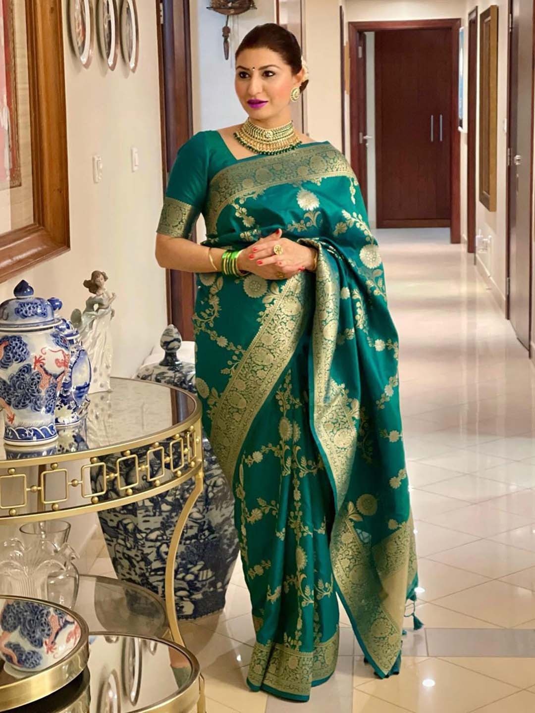

QENY Woven Design Zari Banarasi Saree, Lime green