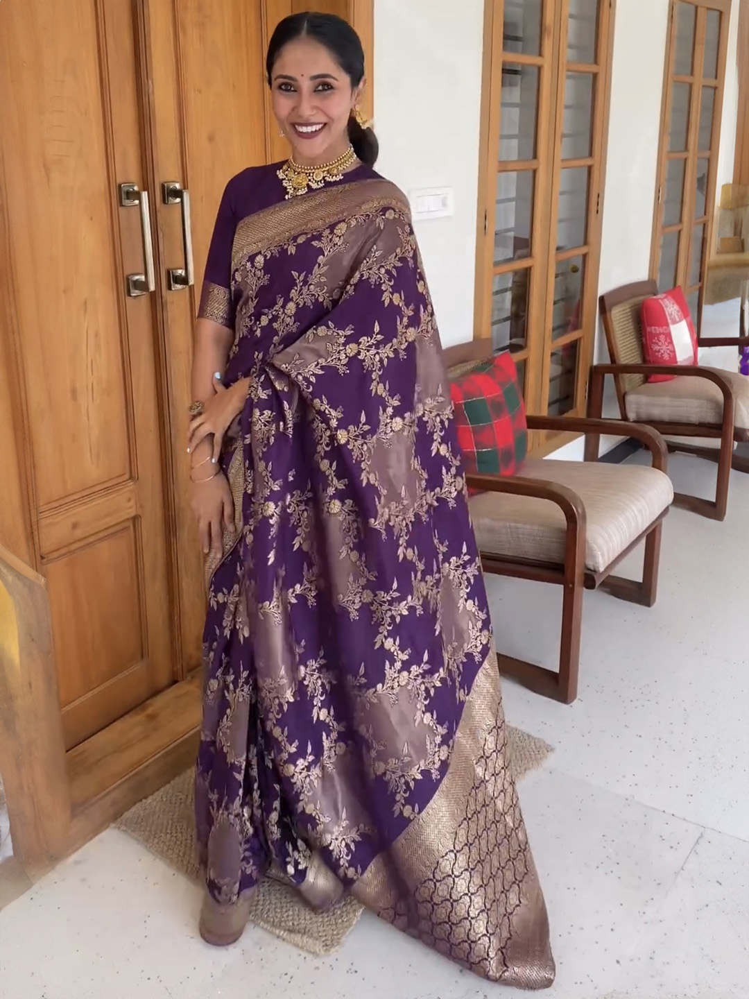 

QENY Woven Design Zari Art Silk Banarasi Saree, Purple