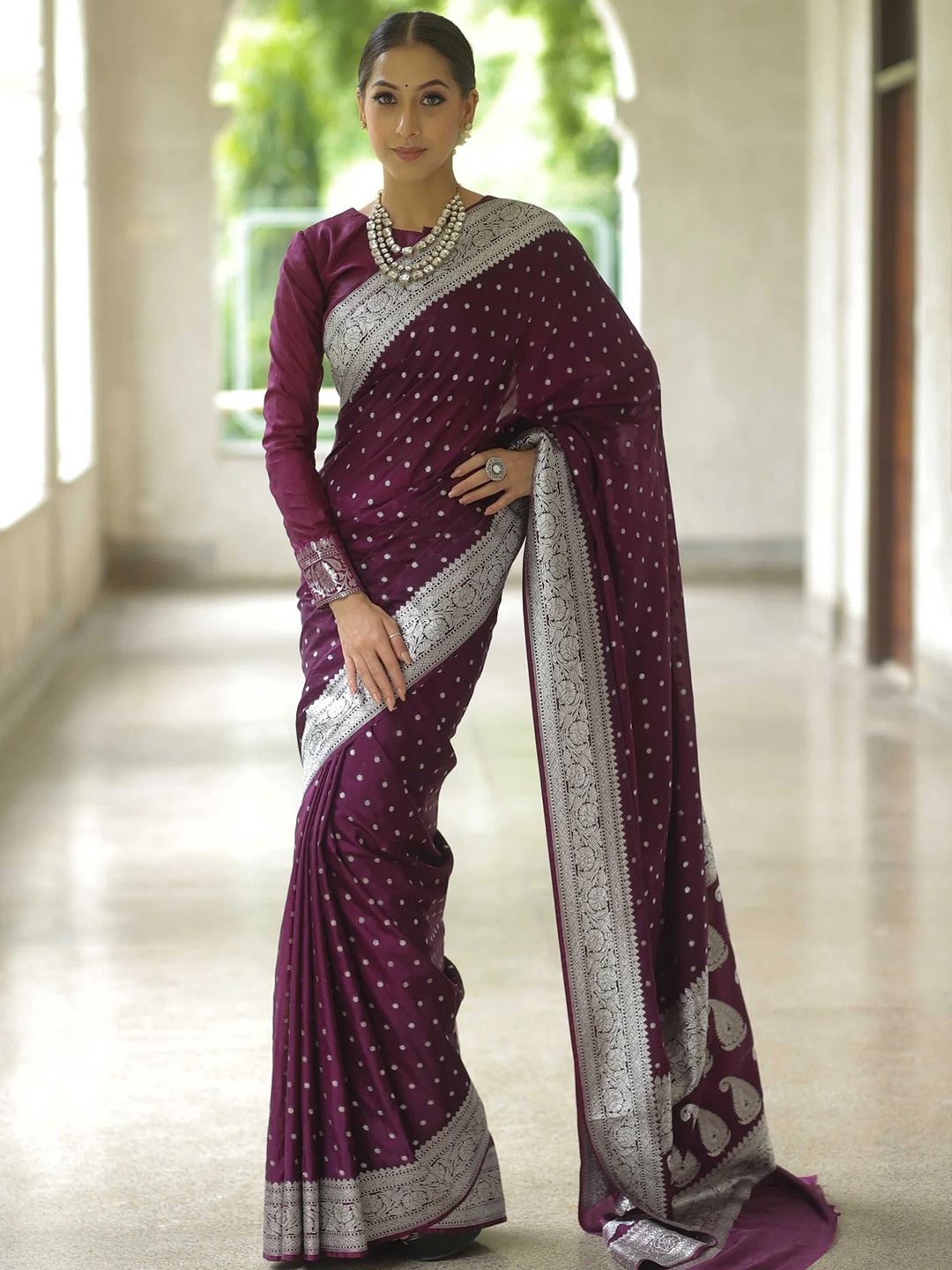 

QENY Woven Design Zari Banarasi Saree, Purple