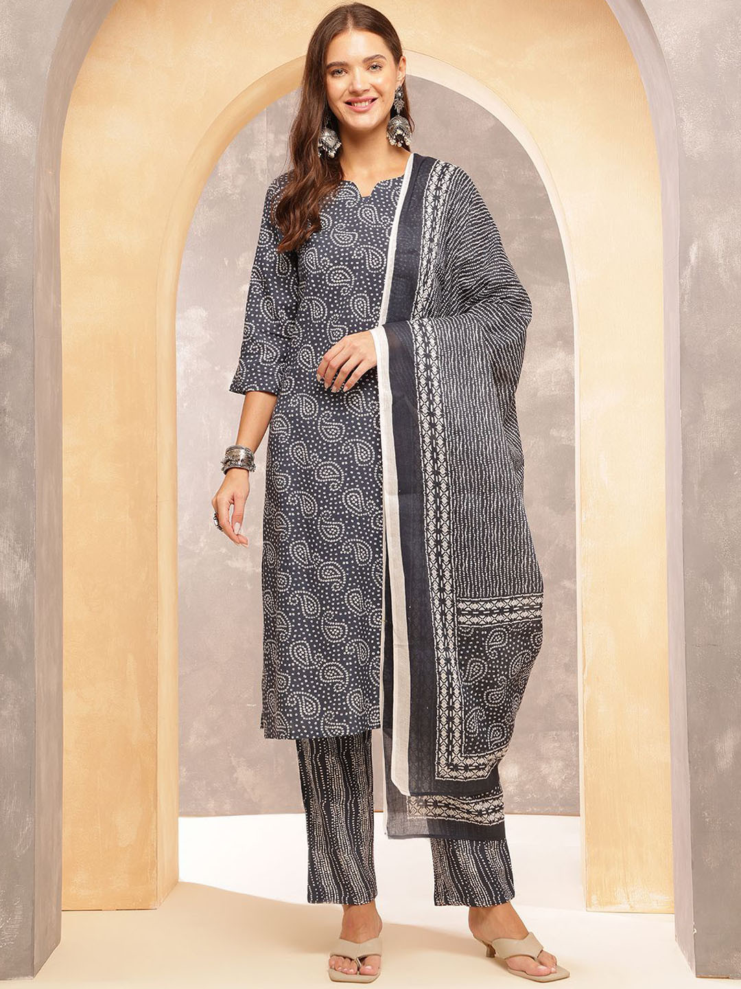 

Anouk Women Paisley Printed Regular Kurta with Trousers & With Dupatta, Blue