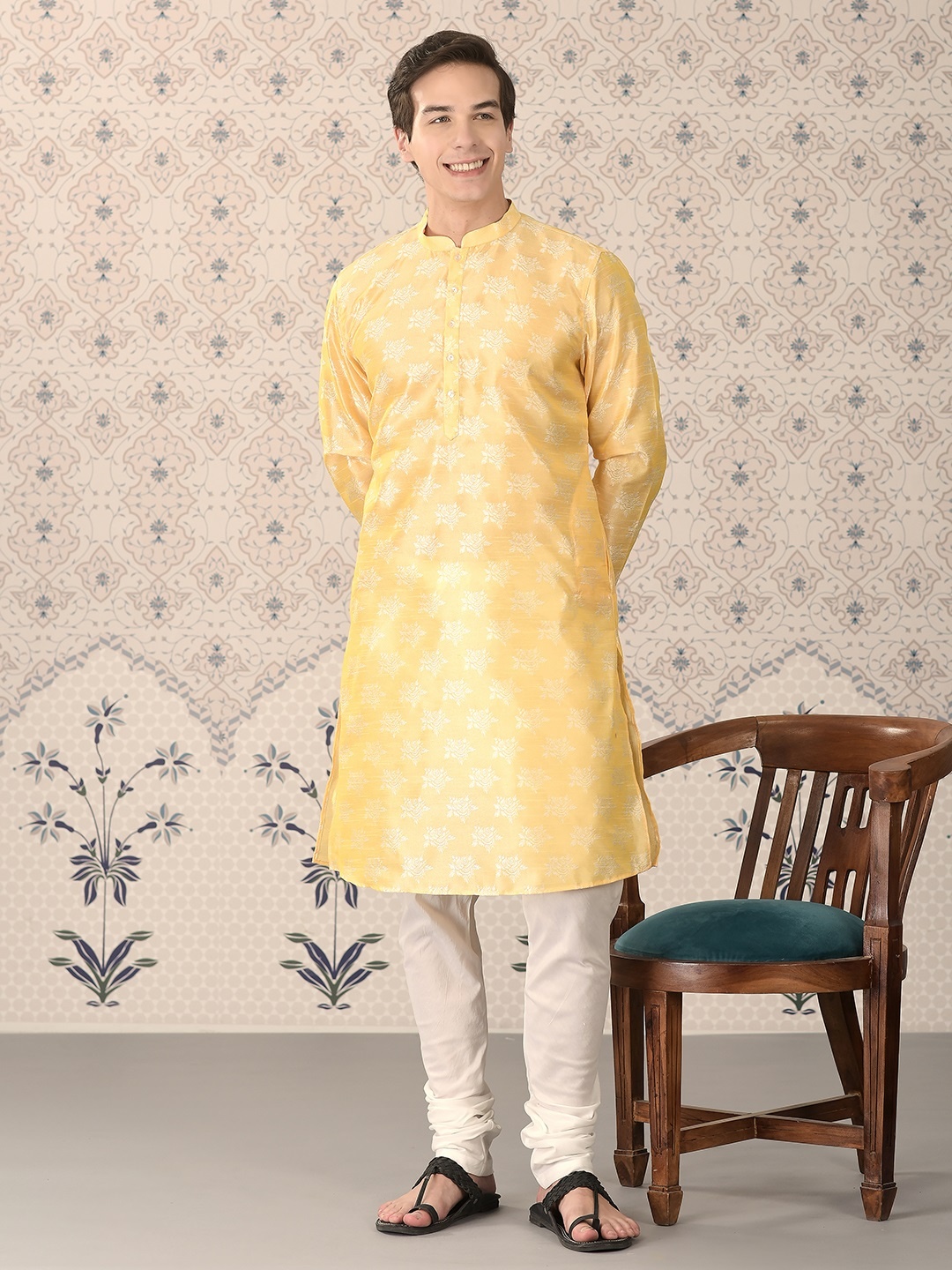 

Ode by House of Pataudi Men Regular Kurta with Churidar, Yellow