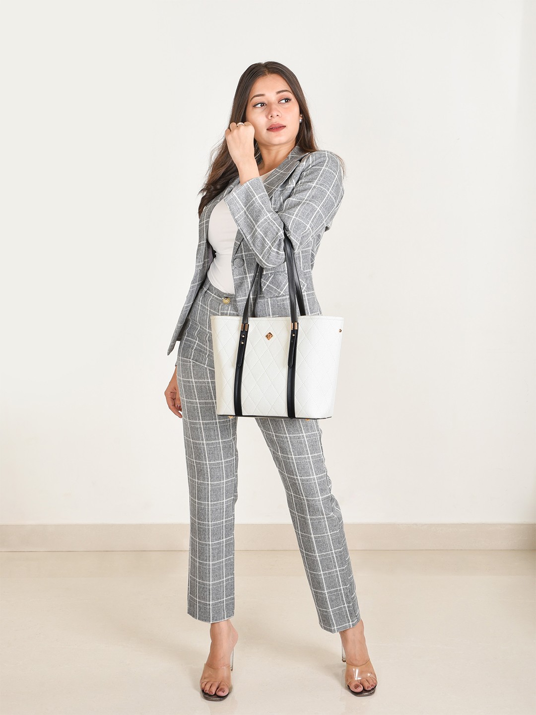

Nestasia Textured Handheld Bag, White
