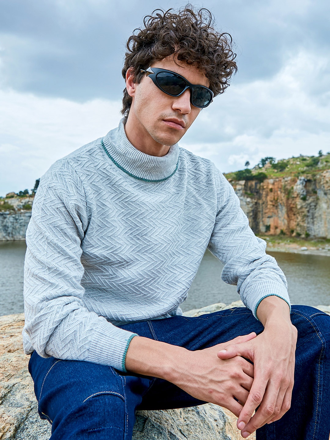 

Campus Sutra Men Cable Knit Turtle Neck Long Sleeves Pullover, Blue