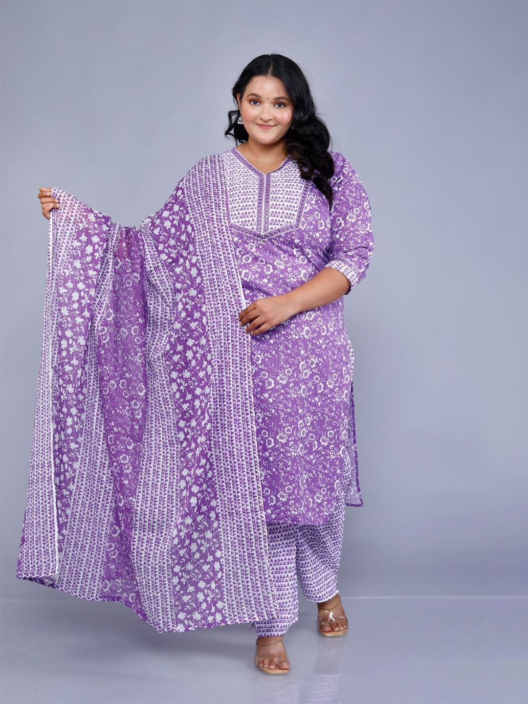 

HIGHLIGHT FASHION EXPORT Women Kurta with Trousers & Dupatta, Purple