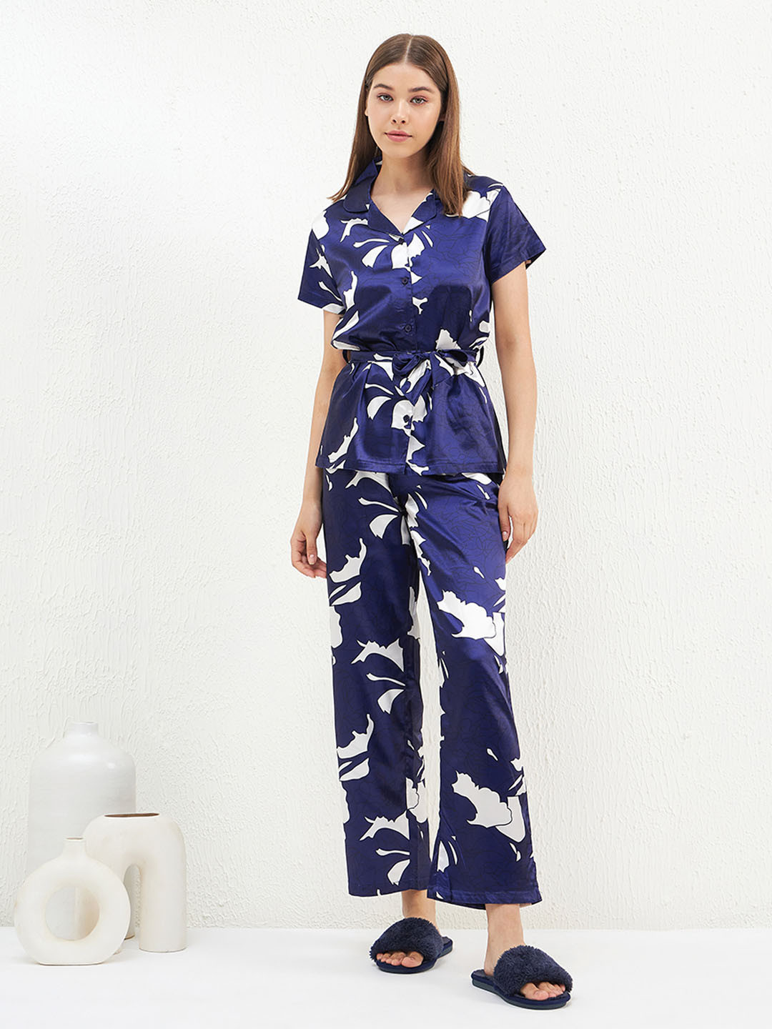 

Sweet Dreams Women Lapel Collar Geometric Printed Night suit, Navy blue