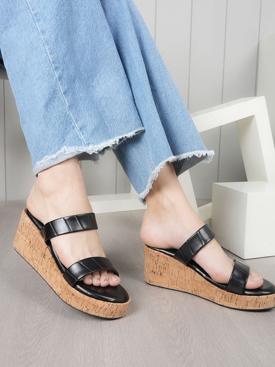 

The Roadster Lifestyle Co Platform Women Heels, Black