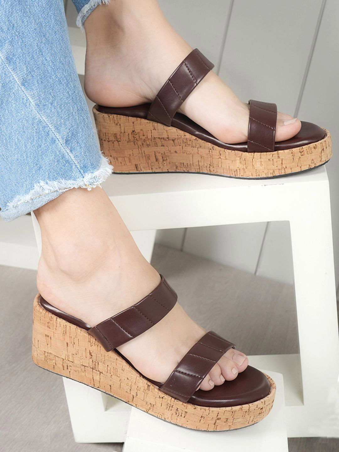 

Roadster Women Block Mules Heels, Brown