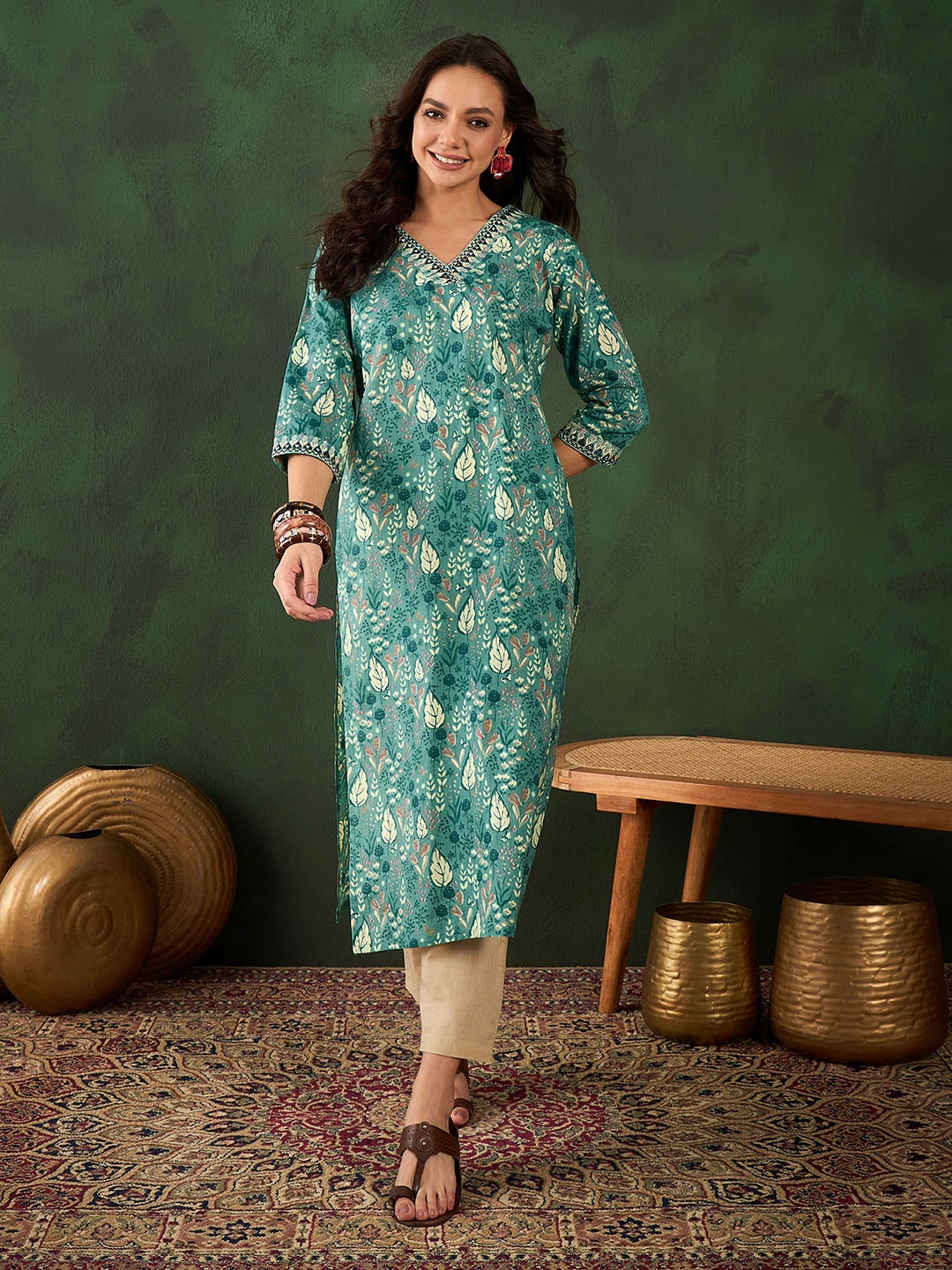 

Vastramyaa Women Floral Printed Thread Work Kurta, Sea green