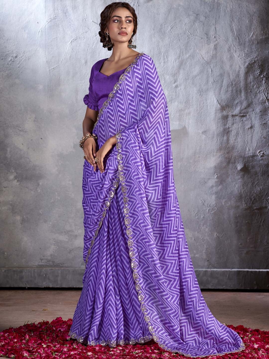 

CHUDIYA Bandhani Printed Mirror Work Pure Chiffon Bandhani Saree, Lavender