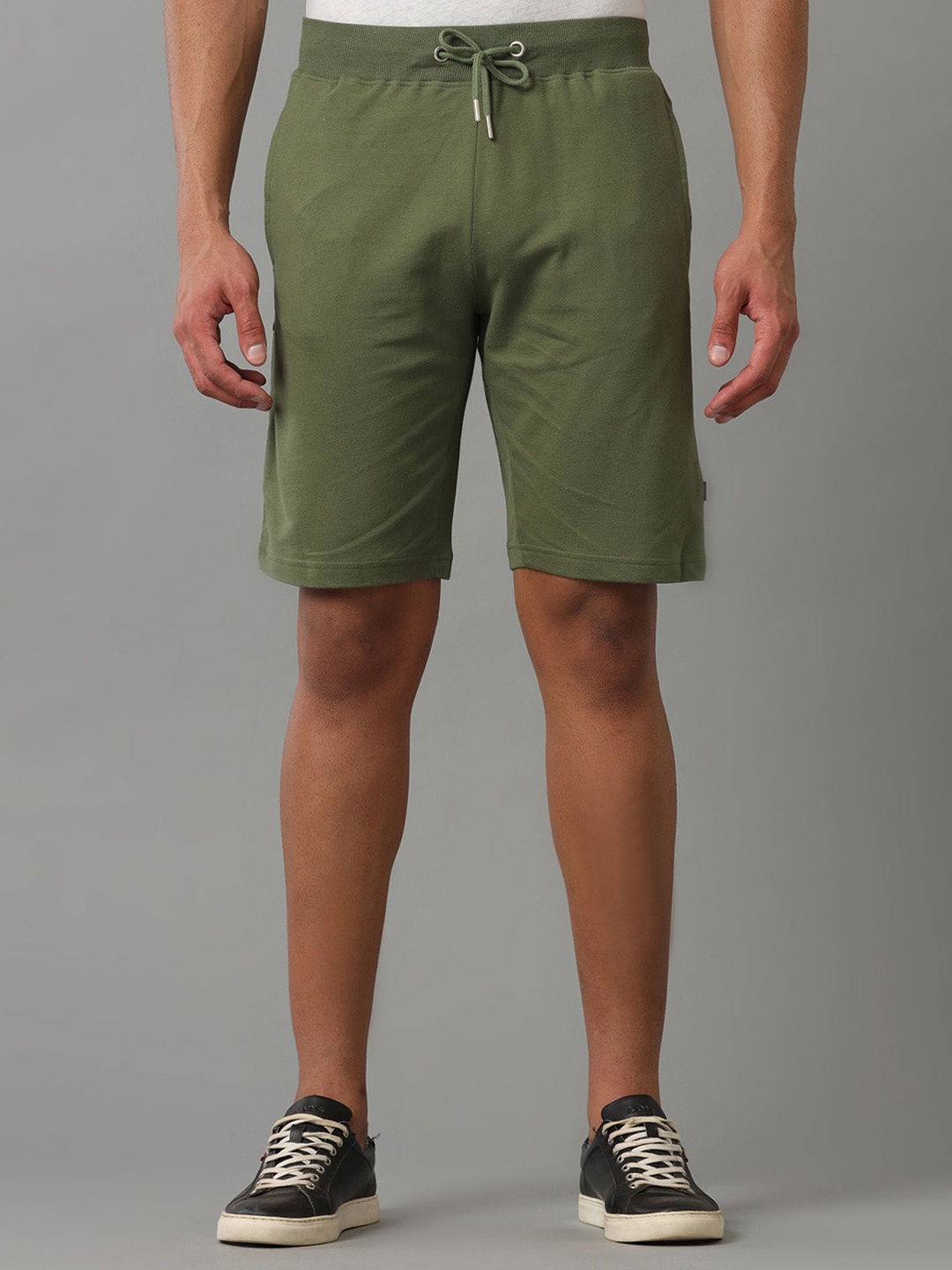 

Voi Jeans Men Regular Fit Shorts, Olive