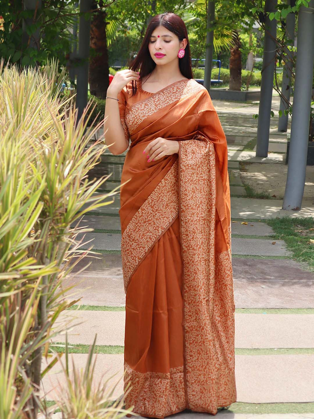 

Kandora Zari Pure Silk Banarasi Saree, Orange