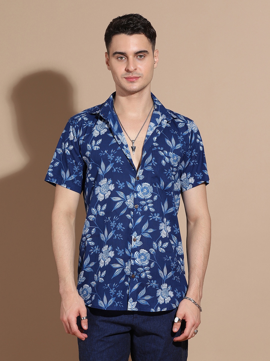 

Anouk Men Smart Fit Spread Collar Floral Printed Cotton Casual Shirt, Navy blue