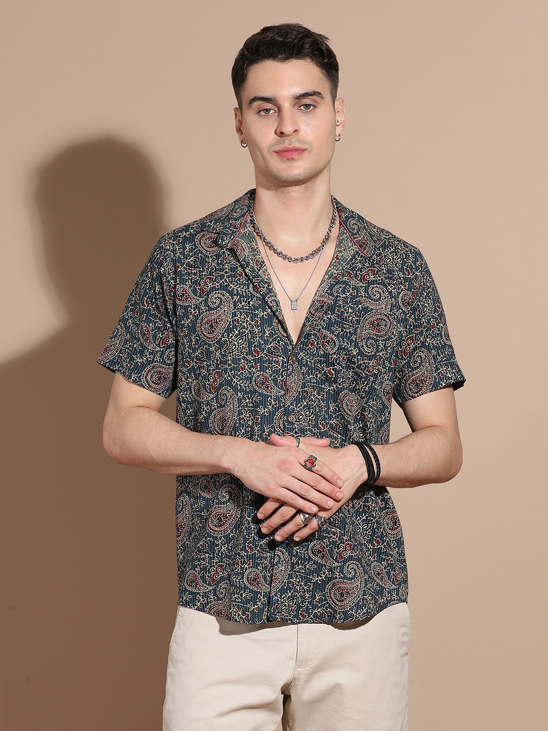

Anouk Men Smart Spread Collar Floral Printed Cotton Casual Shirt, Green