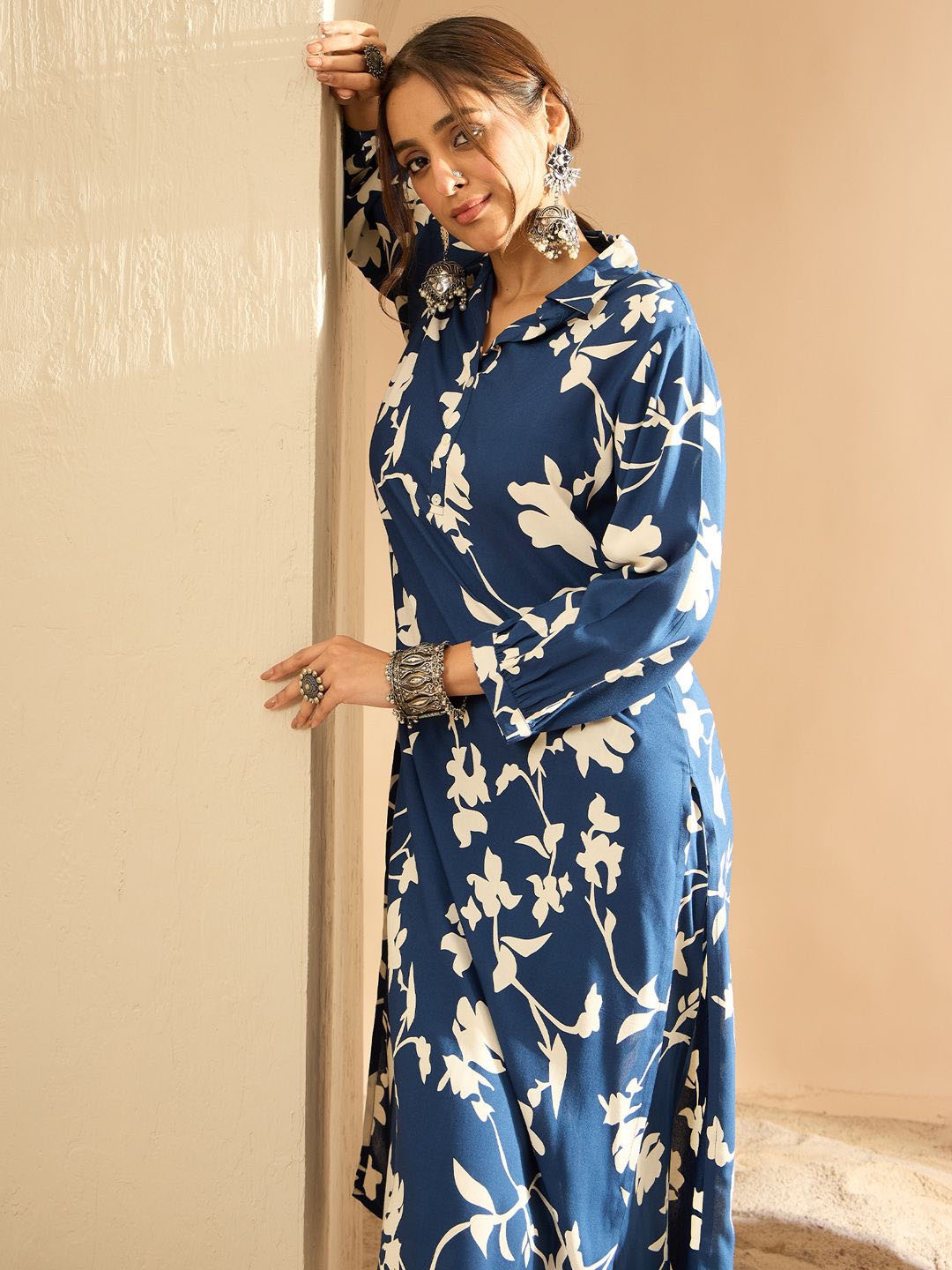 

Indo Era Women Floral Printed Regular Kurta with Trousers, Blue