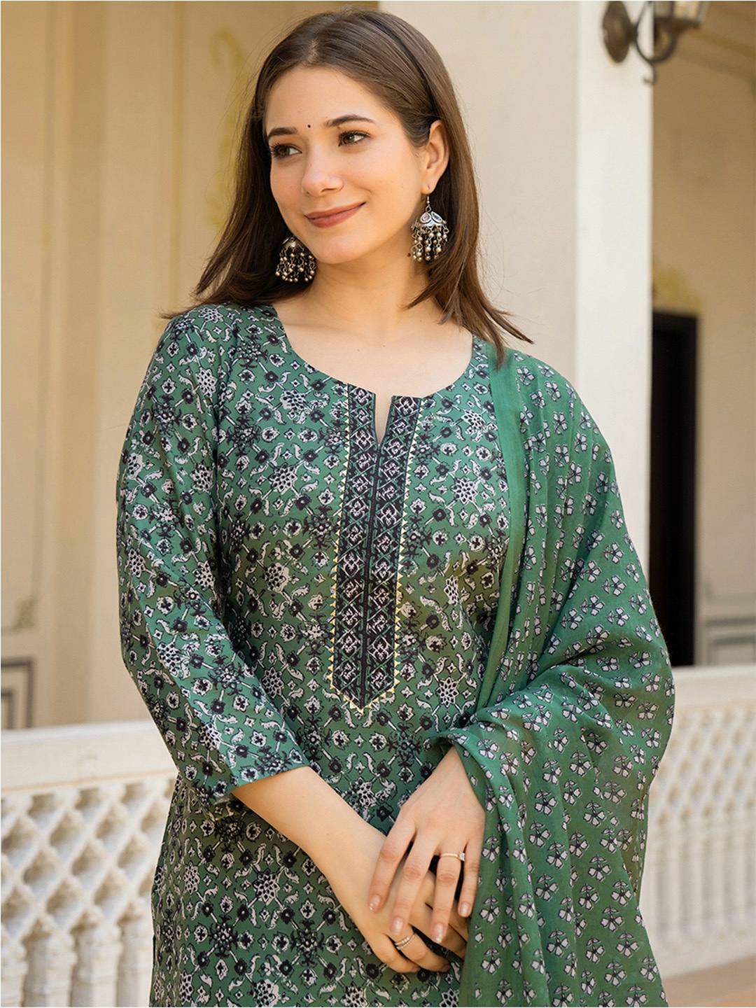 

AHIKA Women Ethnic Motifs Printed Regular Kurta & Trousers With Dupatta, Green